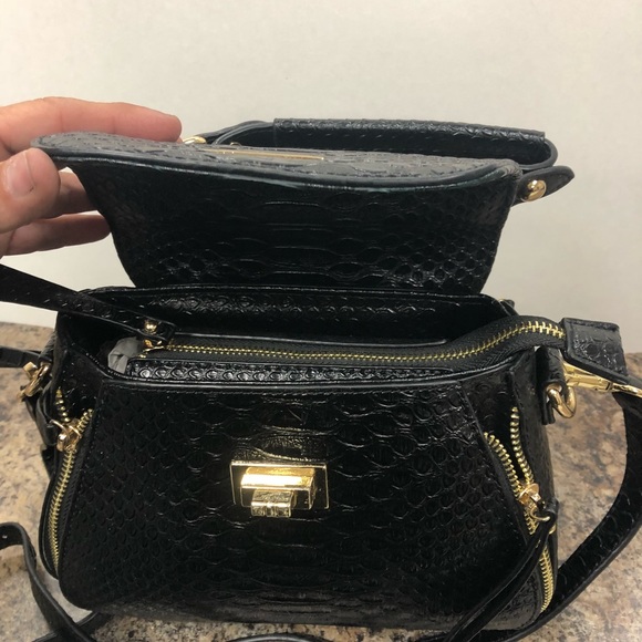 NEW -IMITATION Crocodile Black Purse - Picture 2 of 7